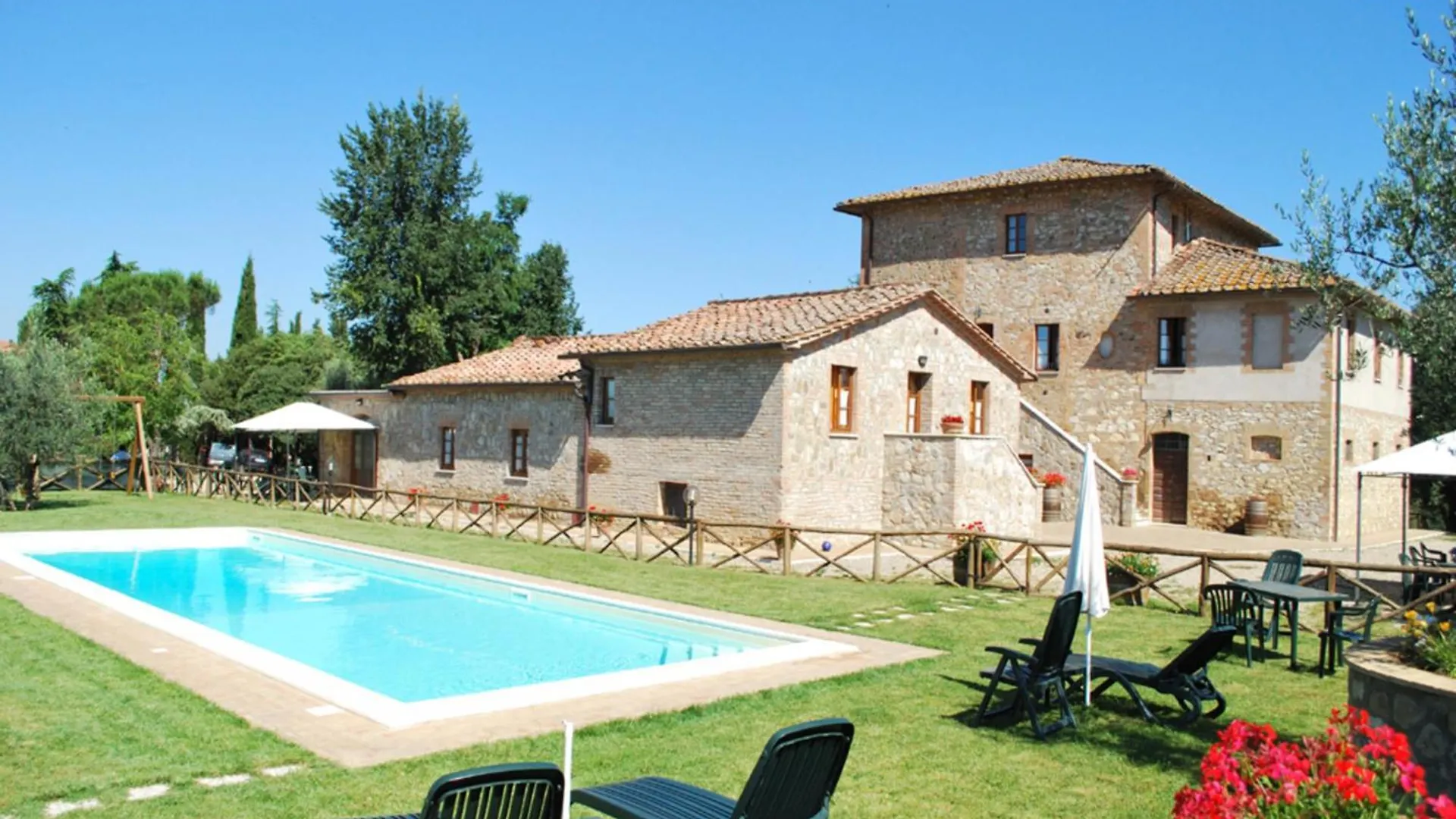 Rustic Style Flat With Swimming Pool Apartment Guistrigona