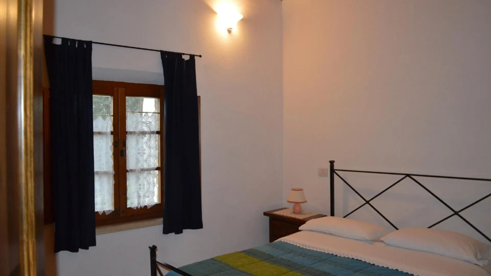 Rustic Style Flat With Swimming Pool Daire Guistrigona