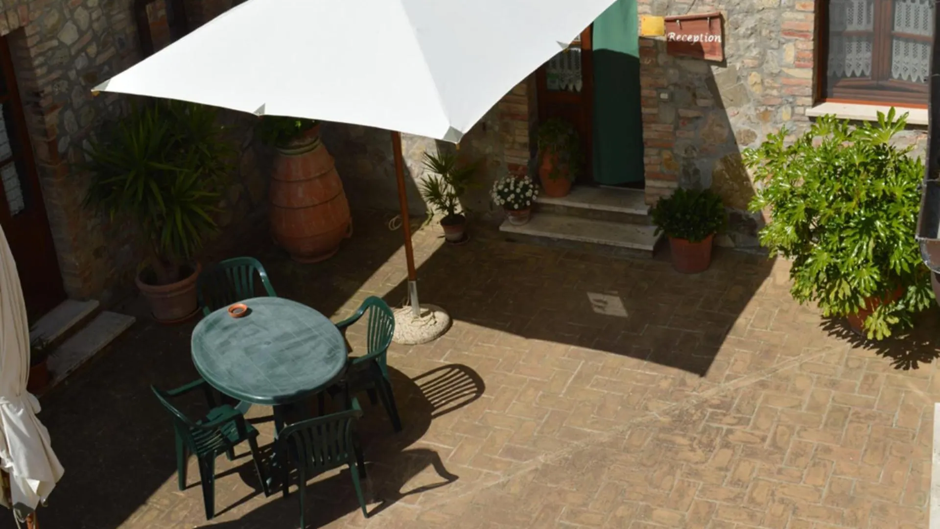 Rustic Style Flat With Swimming Pool Daire Guistrigona